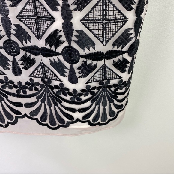 Shoshanna Black Cream Geometric print shift dress size 6 - Picture 13 of 16